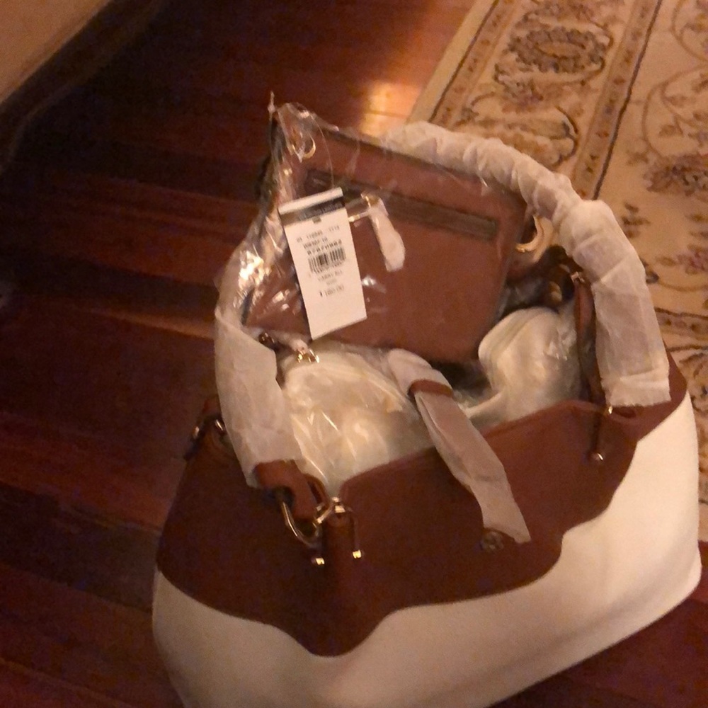 Carry All - Picture 6 of 6